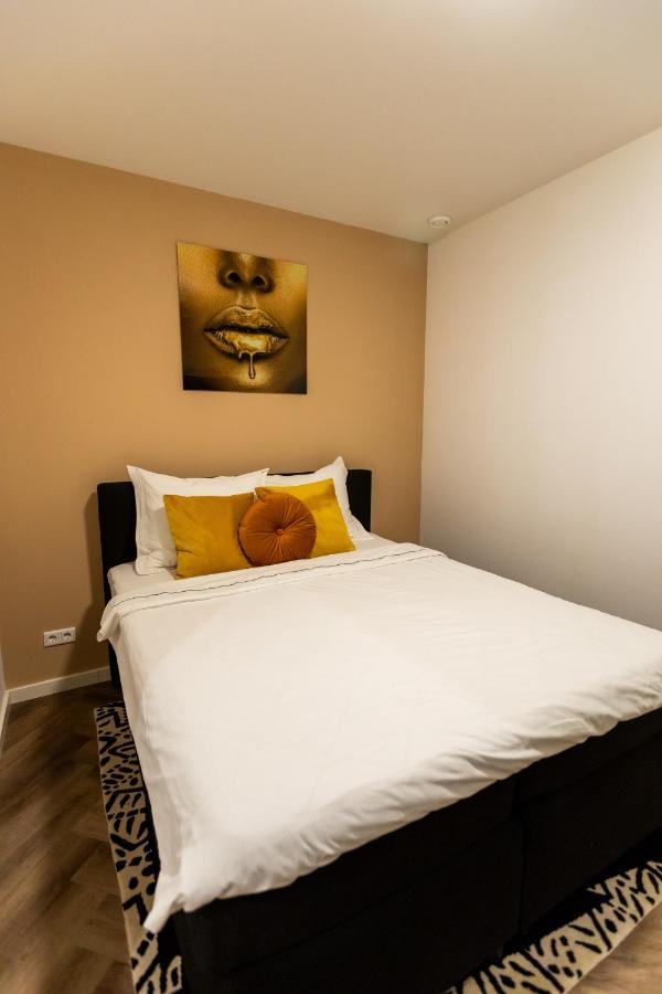 Luxury 100 M2 Appartment In City Centre Of Breda Bagian luar foto
